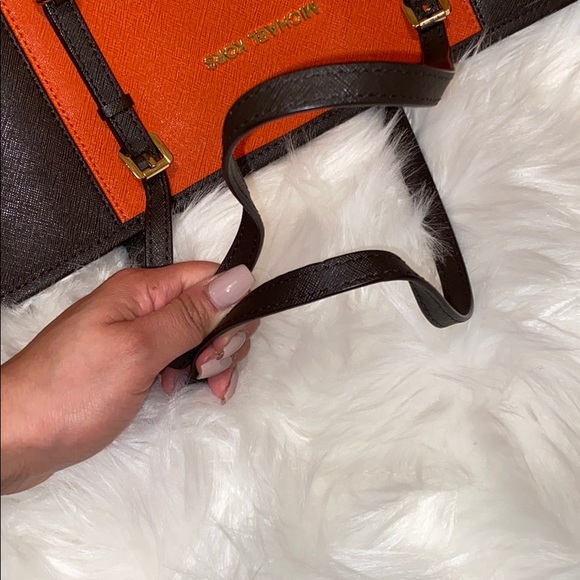 SALE MK Large Tote - Picture 6 of 6